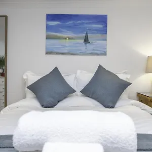 Upper Rock Apartment Brighton